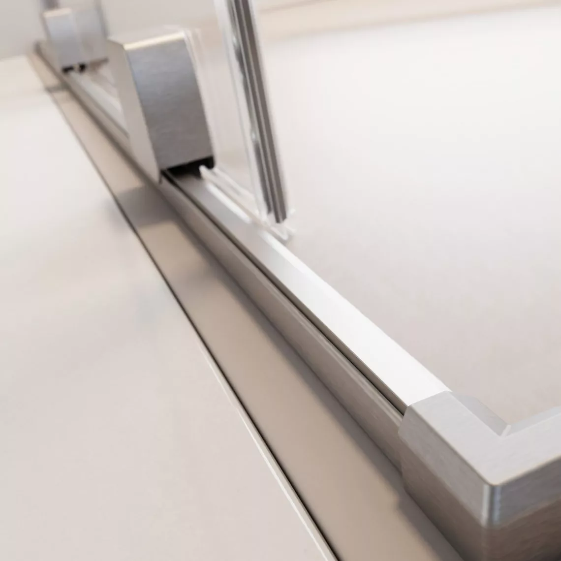 Furo Brushed Nickel - A karcolódásoknak ellenálló küszöb