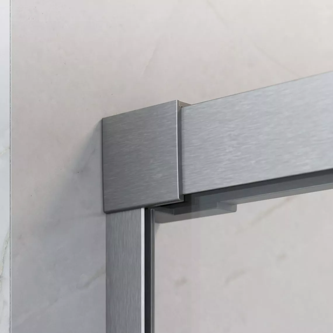 Idea Brushed Nickel – Az állítható takaróprofil lehetővé teszi a fal függőleges eltérésének kiigazítását